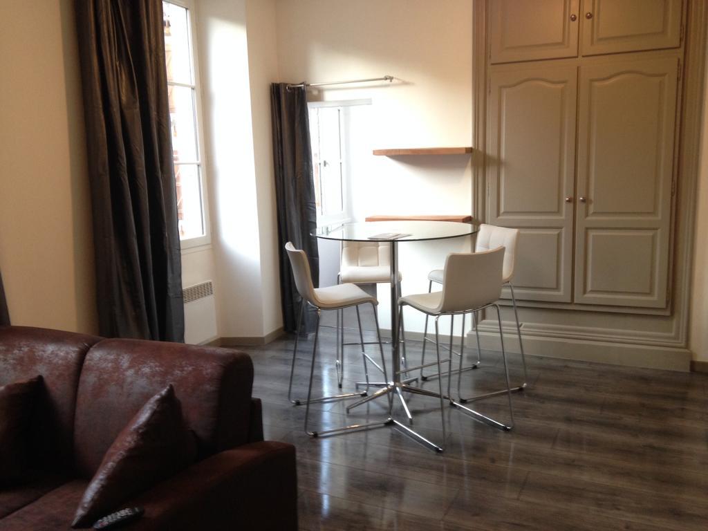 Studio De La Halle. Apartment Figeac